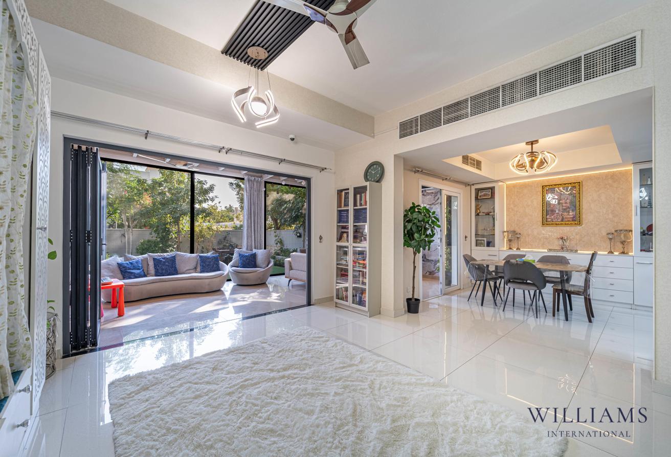 EXTENDED BALCONY | POOL AND PARK | MAIDS photo 3
