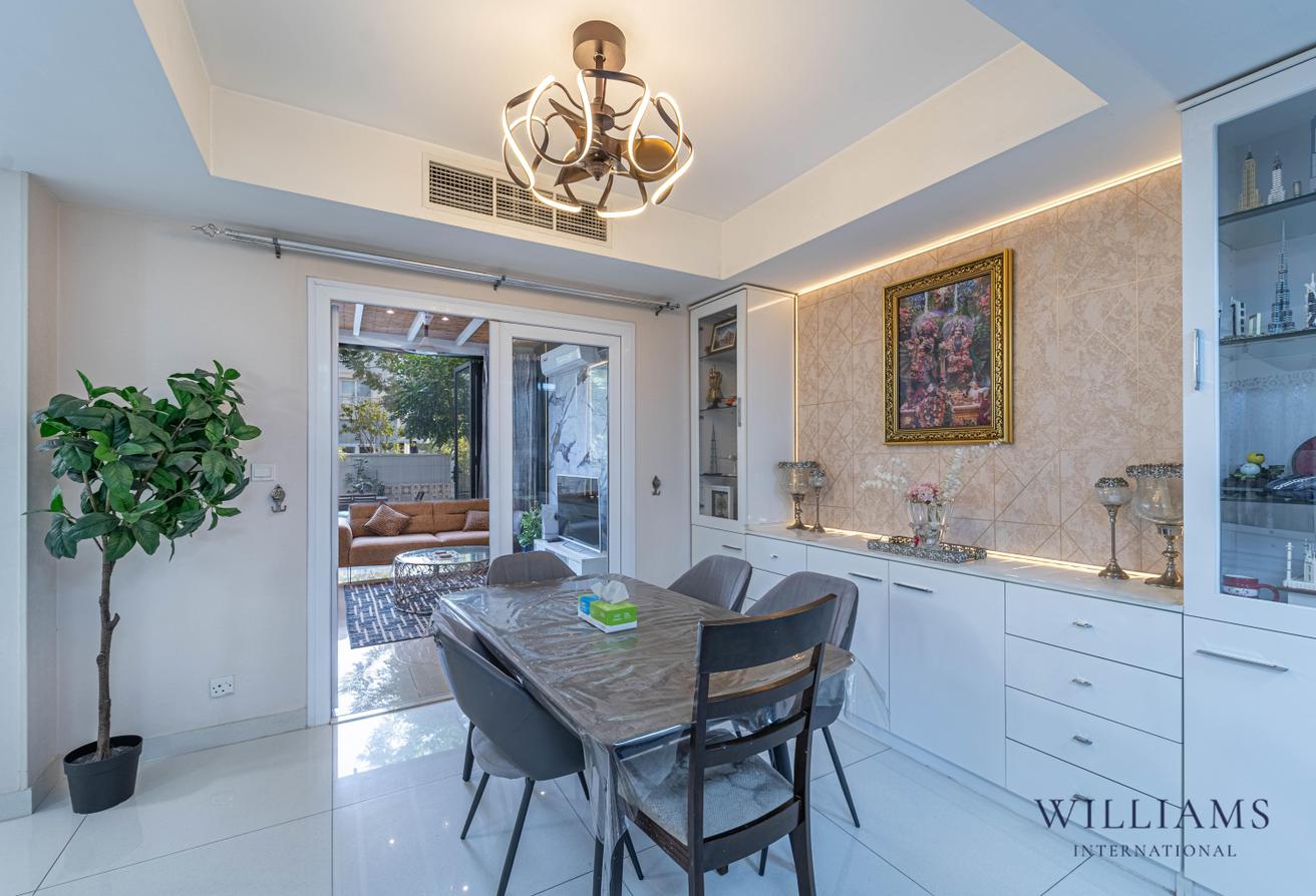 EXTENDED BALCONY | POOL AND PARK | MAIDS photo 6
