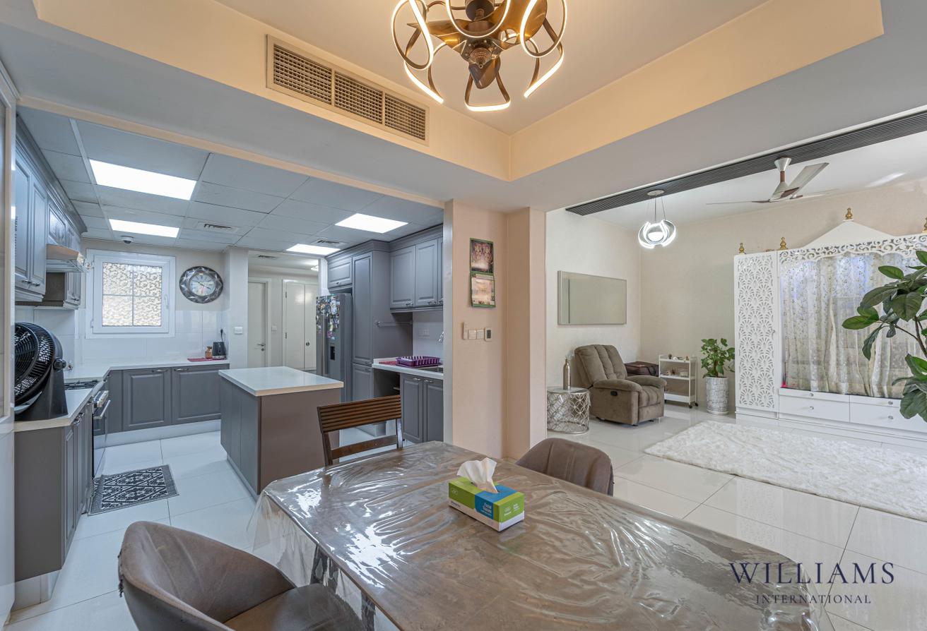 EXTENDED BALCONY | POOL AND PARK | MAIDS photo 7
