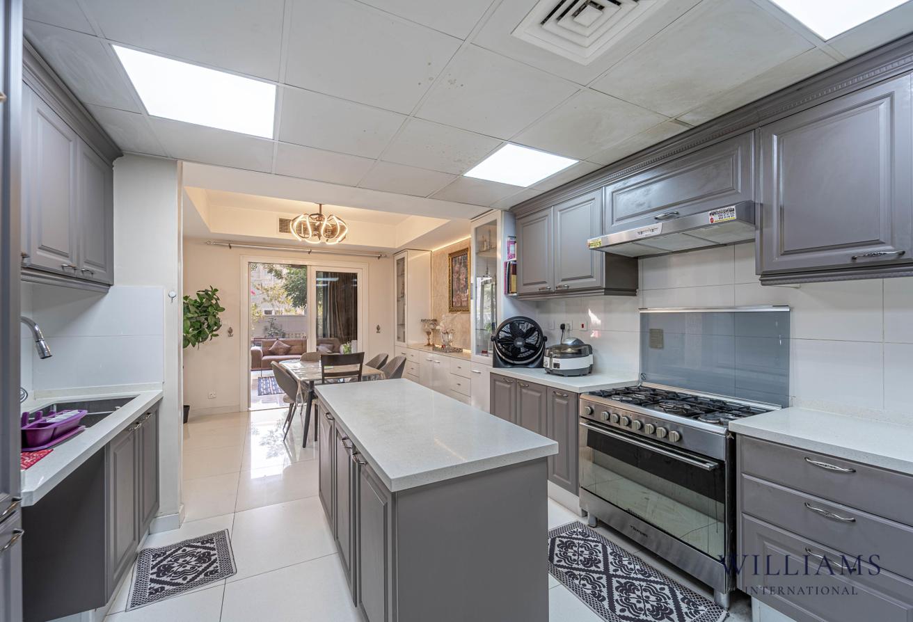 EXTENDED BALCONY | POOL AND PARK | MAIDS photo 5