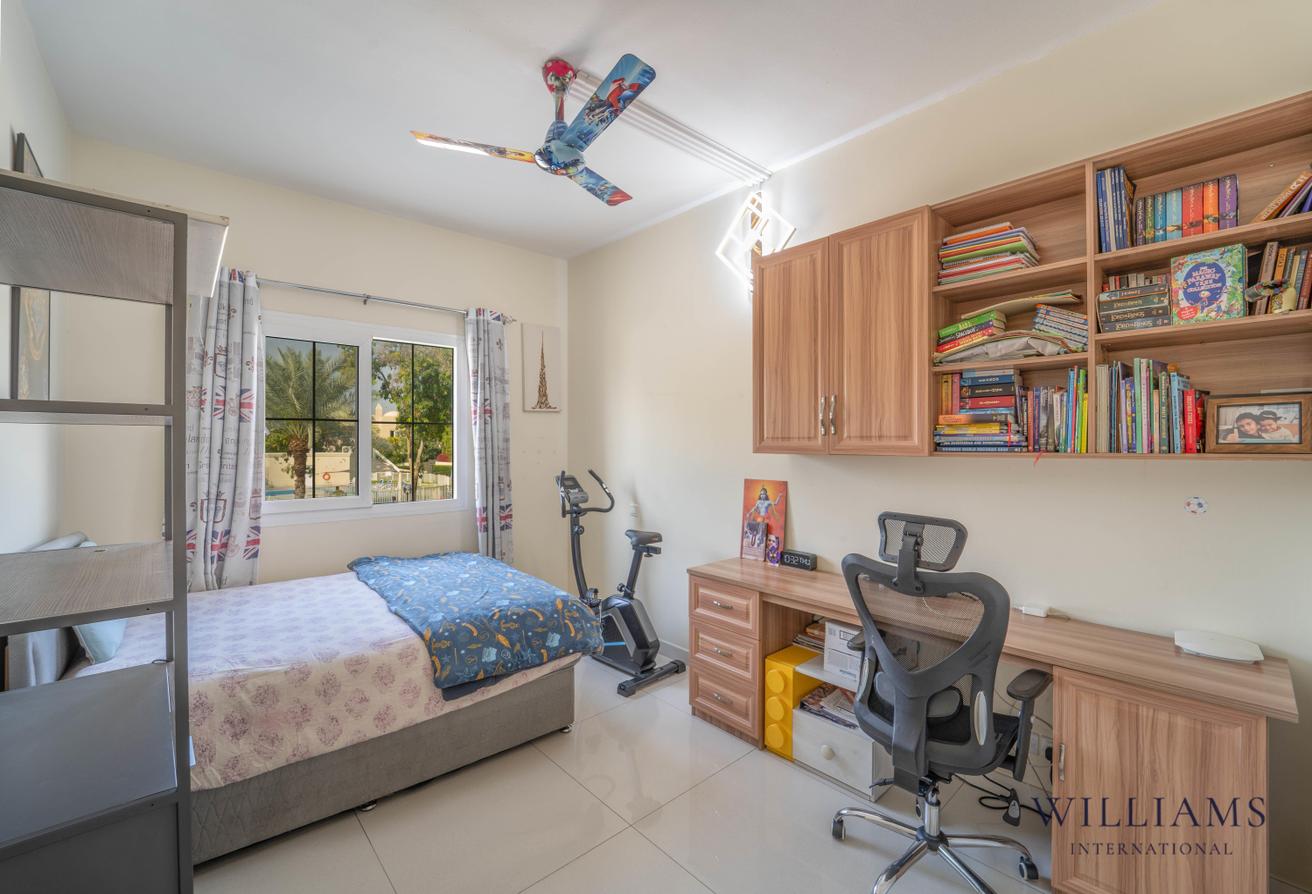 EXTENDED BALCONY | POOL AND PARK | MAIDS photo 13