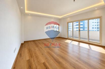 Apartment - 3 - 4 for sale in Tower 5 - Al Reef Downtown - Al Reef - Abu Dhabi