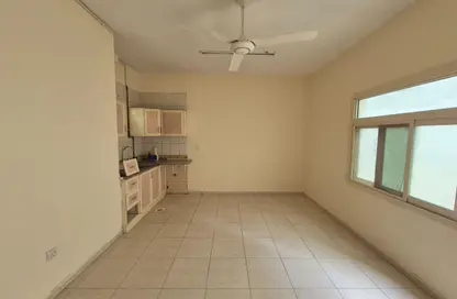 شقة - 1 حمام للايجار في الشامسي 1 - تجارية مويلح - الشارقة