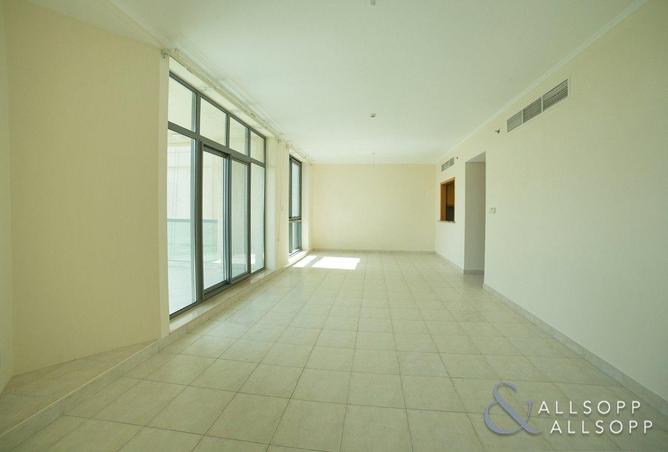 83640254 - Property Image 3