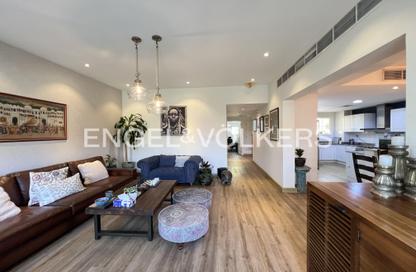 Villa - 3 Bedrooms - 3 Bathrooms for rent in Springs 11 - The Springs - Dubai