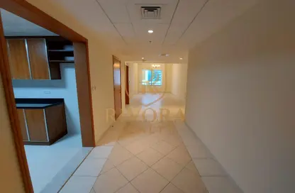 Apartment - 2 Bedrooms - 2 Bathrooms for rent in 21st Century Tower - Sheikh Zayed Road - Dubai