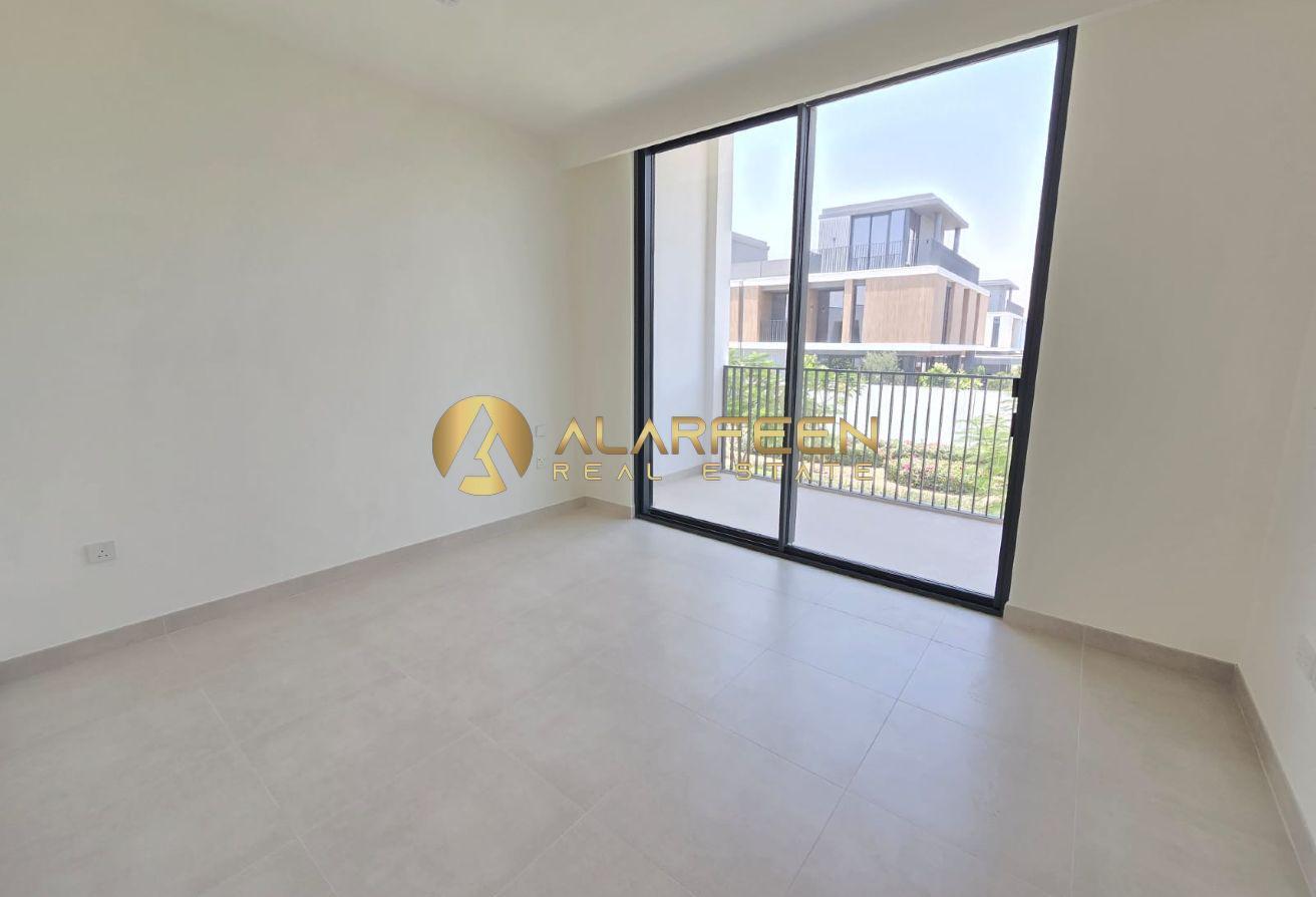 Spacious 4Br | Best Amenities | Prime Location photo 5
