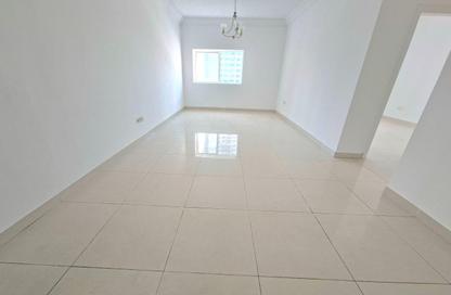 Apartment - 2 Bedrooms - 2 Bathrooms for rent in Al Khan Corniche - Al Khan - Sharjah