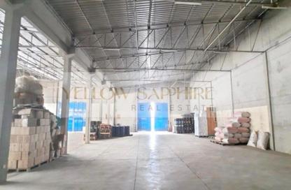 Warehouse - Studio - 1 Bathroom for rent in Dar Al-Khabeesi - Al Muraqqabat - Deira - Dubai