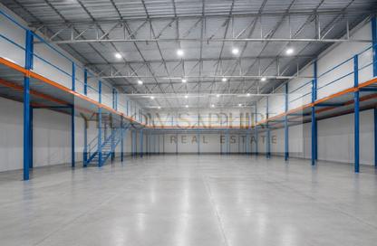 Warehouse - Studio - 1 Bathroom for rent in Dar Al-Khabeesi - Al Muraqqabat - Deira - Dubai
