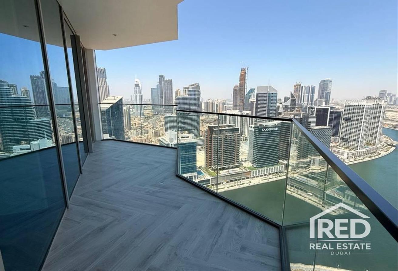 Brand New | High Floor | Full Burj & Canal View photo 9