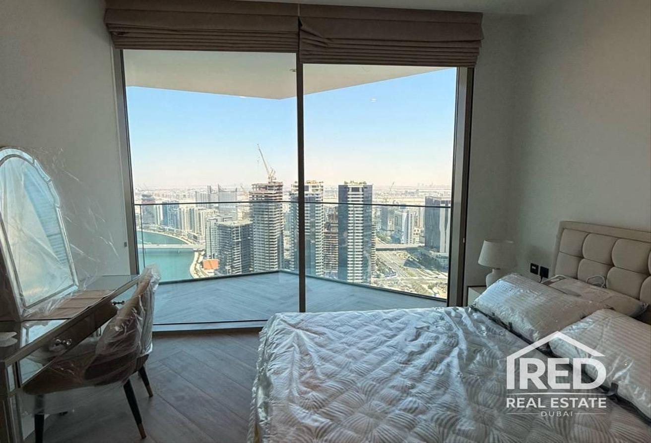 Brand New | High Floor | Full Burj & Canal View photo 4