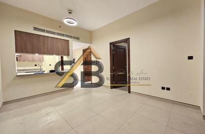 Apartment - 1 Bedroom - 2 Bathrooms for rent in Saleh Residence 3 - Jumeirah Garden City - Al Satwa - Dubai