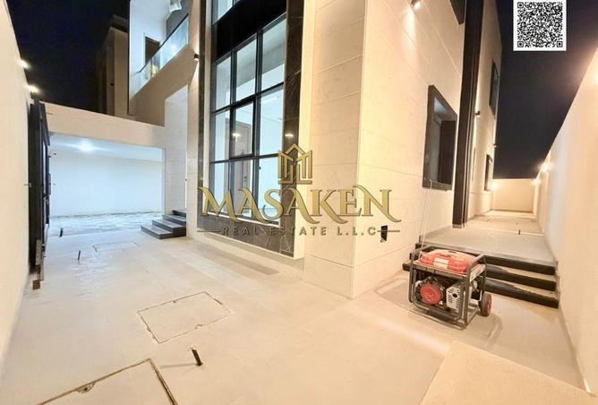 83242687 - Property Image 2