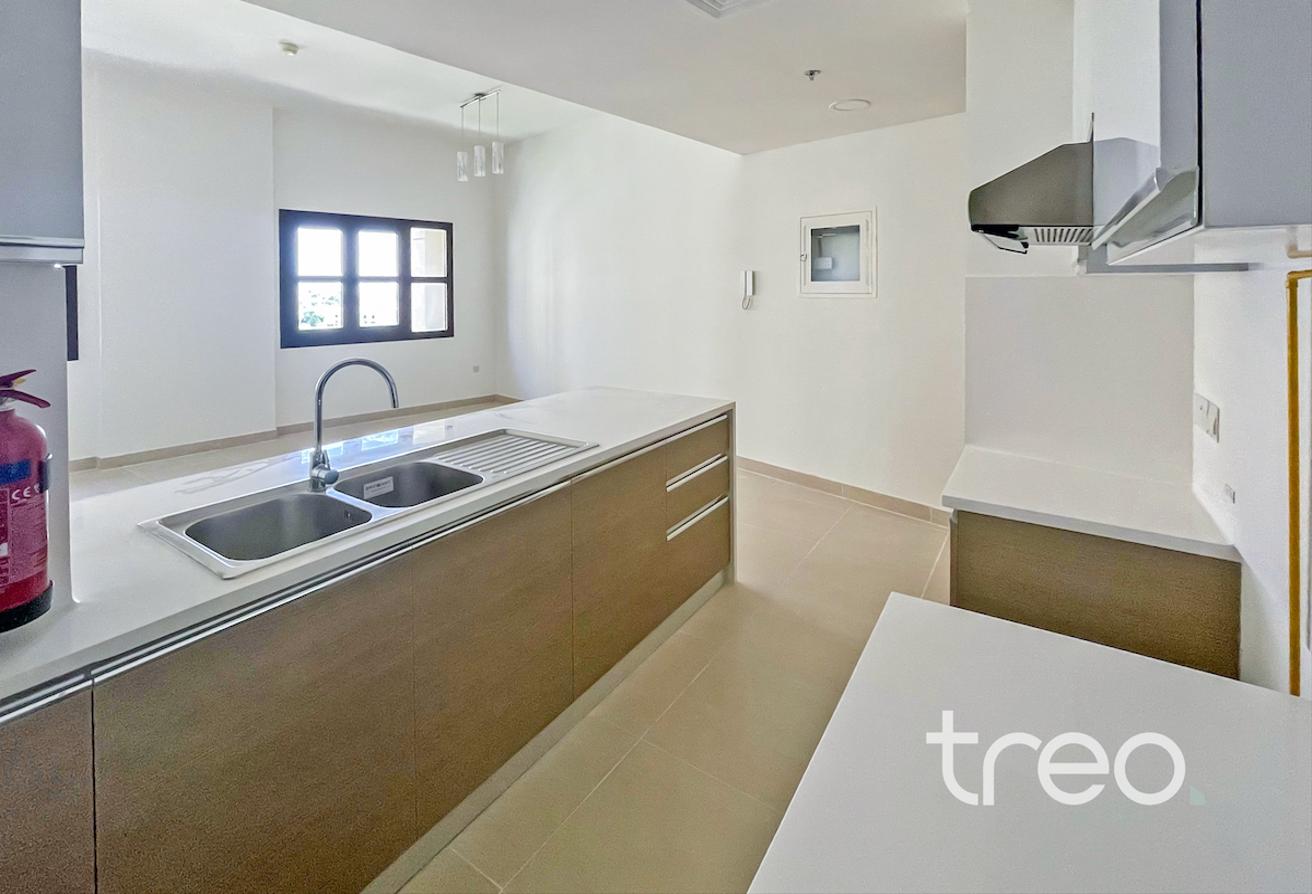 Fully Furnished | Vacant | Balcony View photo 6