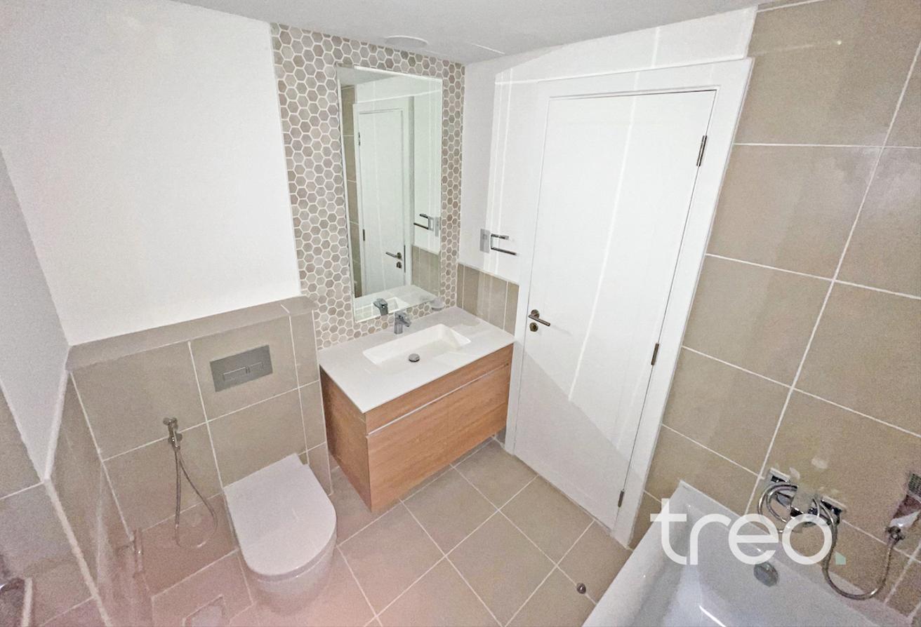 Fully Furnished | Vacant | Balcony View photo 12