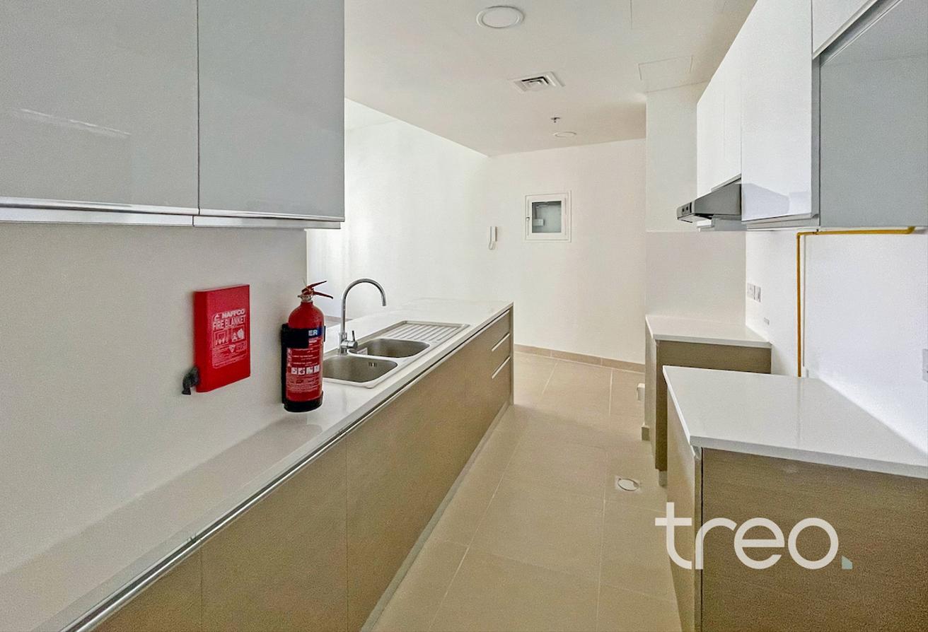 Fully Furnished | Vacant | Balcony View photo 8