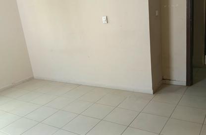 Apartment - 2 Bedrooms - 2 Bathrooms for rent in Al Qulaya'ah - Al Sharq - Sharjah