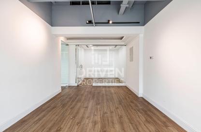 Office Space - Studio for rent in Emaar Business Park Building 4 - Emaar Business Park - Sheikh Zayed Road - Dubai