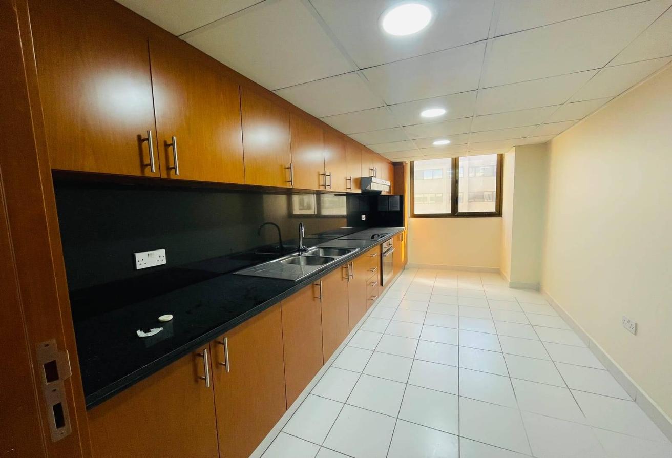2BHK Apartment | Near Metro | Prime Location photo 5