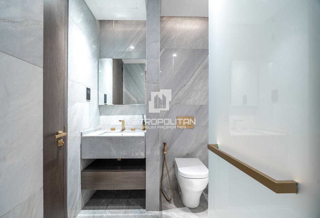 Furnished | Luxury Sea View | Plus Maids Room photo 19