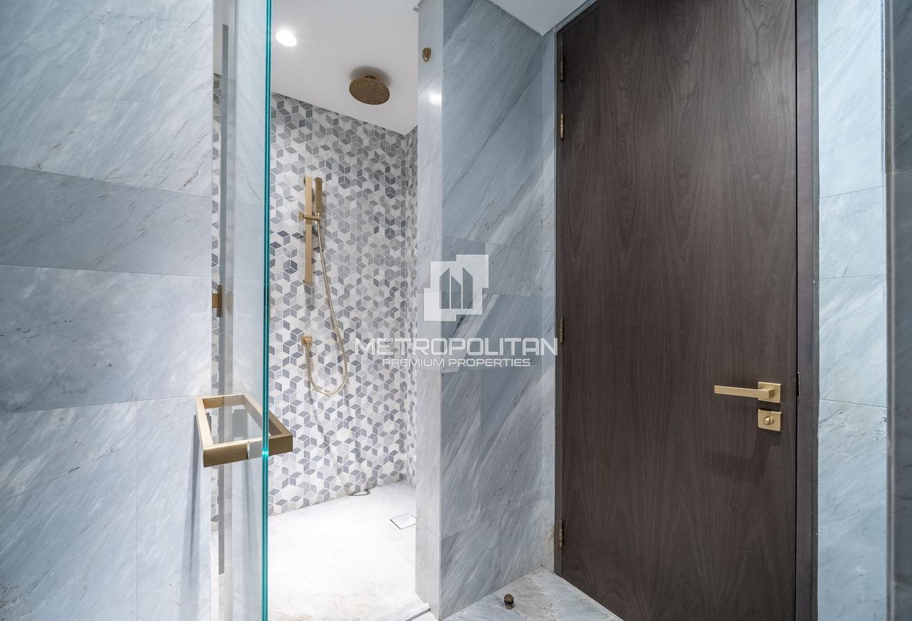 Furnished | Luxury Sea View | Plus Maids Room photo 18