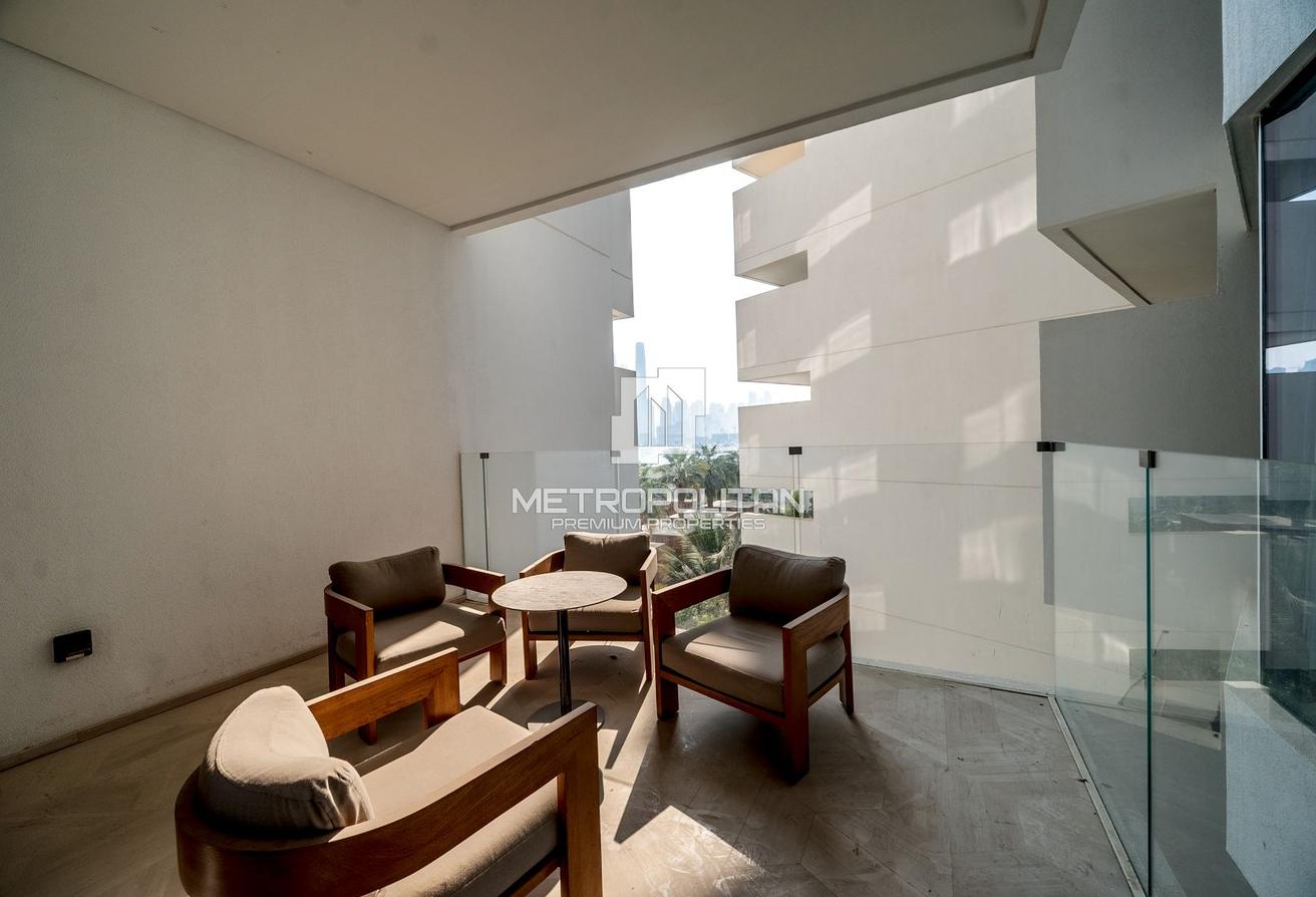 Furnished | Luxury Sea View | Plus Maids Room photo 5