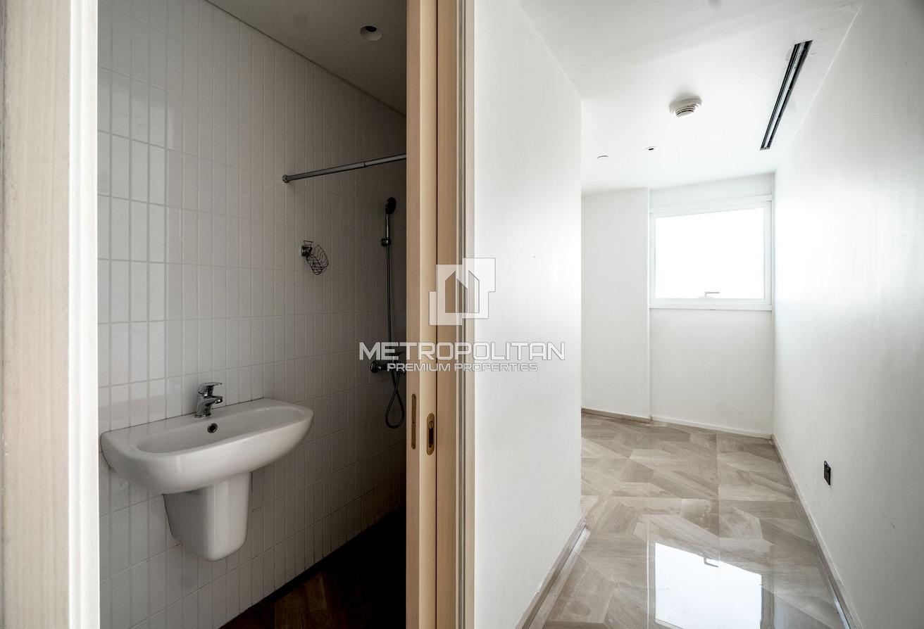 Furnished | Luxury Sea View | Plus Maids Room photo 14