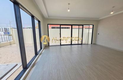 Townhouse - 5 - 5 for rent in Portofino - Damac Lagoons - Dubai