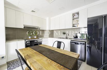 Apartment - 2 Bedrooms - 2 Bathrooms for sale in Zahra Apartments 2A - Zahra Apartments 2 - Zahra Apartments - Town Square - Dubai