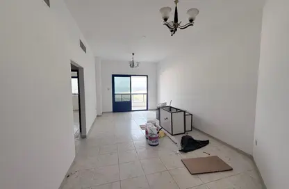 شقة - غرفة نوم - 1 حمام للايجار في مساكن كورنيش عجمان - طريق كورنيش عجمان - عجمان