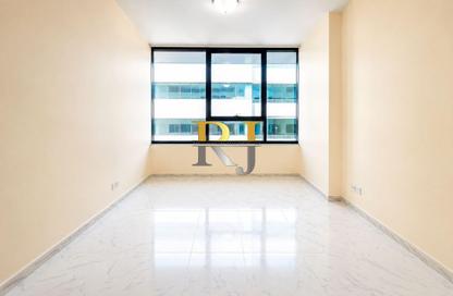 Apartment - 2 Bedrooms - 2 Bathrooms for rent in Golden Sands 8 - Al Mankhool - Bur Dubai - Dubai