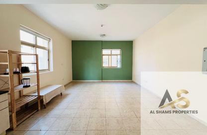 Apartment - Studio - 1 Bathroom for rent in Abdul Rahim Mohd Al Zarooni Building - Al Mankhool - Bur Dubai - Dubai Apartment - Studio - 1 Bathroom for rent in Abdul Rahim Mohd Al Zarooni Building - Al Mankhool - Bur Dubai - Dubai