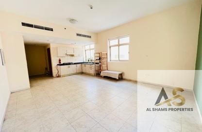 Apartment - Studio - 1 Bathroom for rent in Abdul Rahim Mohd Al Zarooni Building - Al Mankhool - Bur Dubai - Dubai Apartment - Studio - 1 Bathroom for rent in Abdul Rahim Mohd Al Zarooni Building - Al Mankhool - Bur Dubai - Dubai