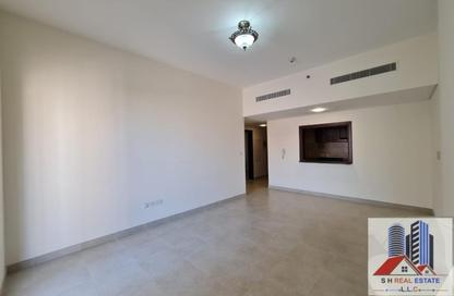 Apartment - 2 Bedrooms - 3 Bathrooms for rent in Mazaya 5 - Queue Point - Liwan - Dubai