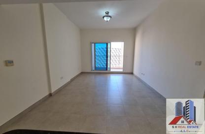 Apartment - 2 Bedrooms - 3 Bathrooms for rent in Mazaya 5 - Queue Point - Liwan - Dubai