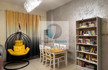 Apartment - 2 - 2 for rent in Tala 1 - Queue Point - Liwan - Dubai