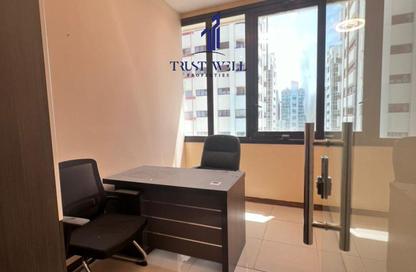 Business Centre - Studio - 5 Bathrooms for rent in Dar Al Salam Building - Corniche Road - Abu Dhabi