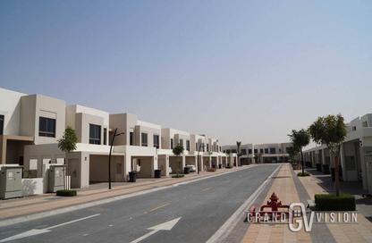 Villa - 3 Bedrooms - 4 Bathrooms for rent in Hayat Townhouses - Town Square - Dubai Villa - 3 Bedrooms - 4 Bathrooms for rent in Hayat Townhouses - Town Square - Dubai