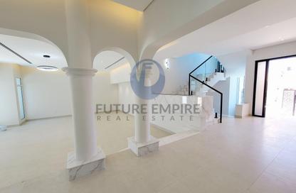 Villa - 4 Bedrooms - 5 Bathrooms for rent in Airport Road Area - Al Garhoud - Dubai