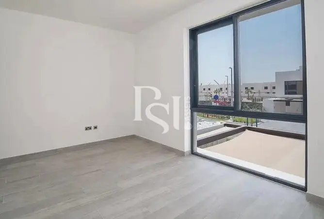 165600127 - Property Image 3