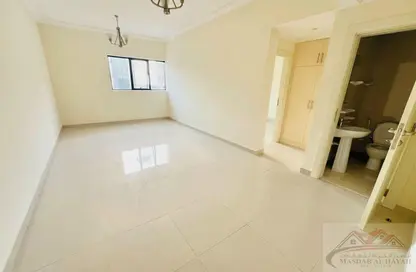 Apartment - 1 Bedroom - 2 Bathrooms for rent in Muwaileh 3 Building - Muwaileh - Sharjah