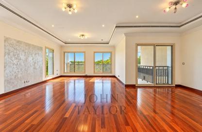 Villa - 4 - 4 for sale in Montgomerie Maisonettes - Emirates Hills - Dubai