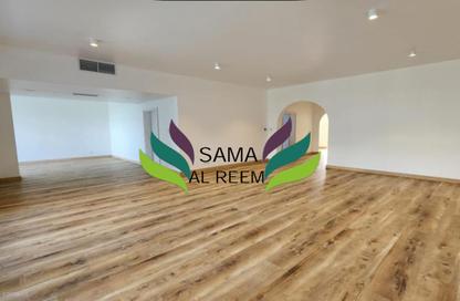 Villa - 4 Bedrooms - 4 Bathrooms for rent in Jumeirah 1 Villas - Jumeirah 1 - Jumeirah - Dubai