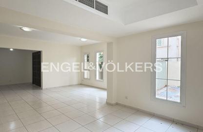 Villa - 3 Bedrooms - 4 Bathrooms for rent in Springs 15 - The Springs - Dubai