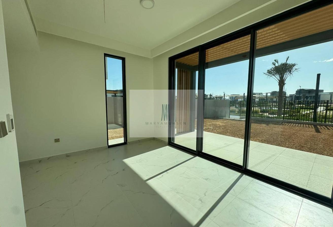 1 MONTH FREE / BRAND NEW / PARK AND POOL FACING photo 10