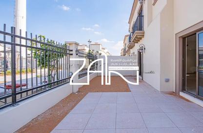 Townhouse - 2 - 4 for sale in Bloom Living - Zayed City (Khalifa City C) - Khalifa City - Abu Dhabi