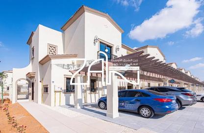 Townhouse - 2 - 4 for sale in Bloom Living - Zayed City (Khalifa City C) - Khalifa City - Abu Dhabi
