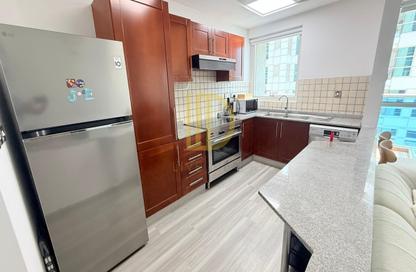 Apartment - 2 - 2 for rent in Cascades Tower - Dubai Marina - Dubai