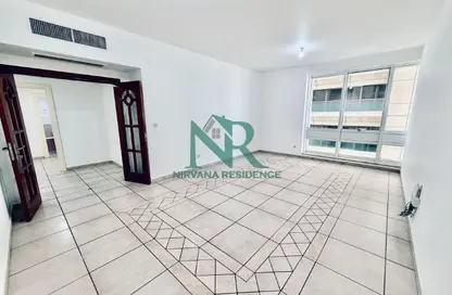 شقة - 2 غرف نوم - 3 حمامات للايجار في شارع المطار - أبوظبي